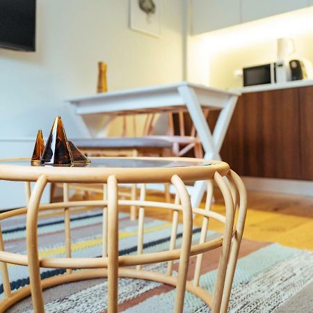 Boutique Luxury Flats - La Maison Du Petit Paris Bukares Bagian luar foto