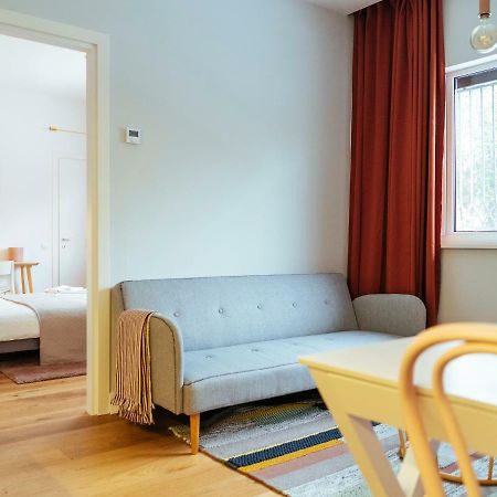 Boutique Luxury Flats - La Maison Du Petit Paris Bukares Bagian luar foto