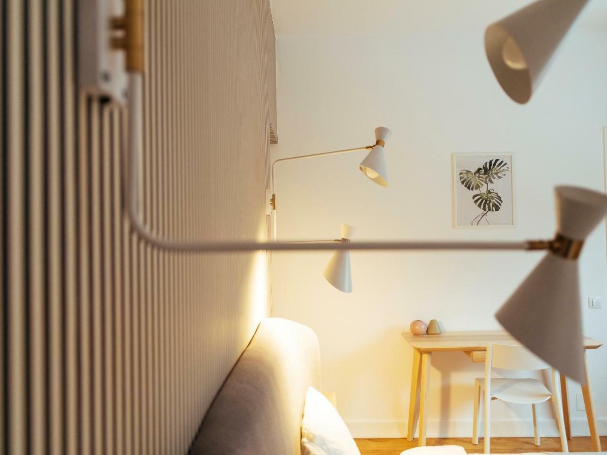 Boutique Luxury Flats - La Maison Du Petit Paris Bukares Bagian luar foto