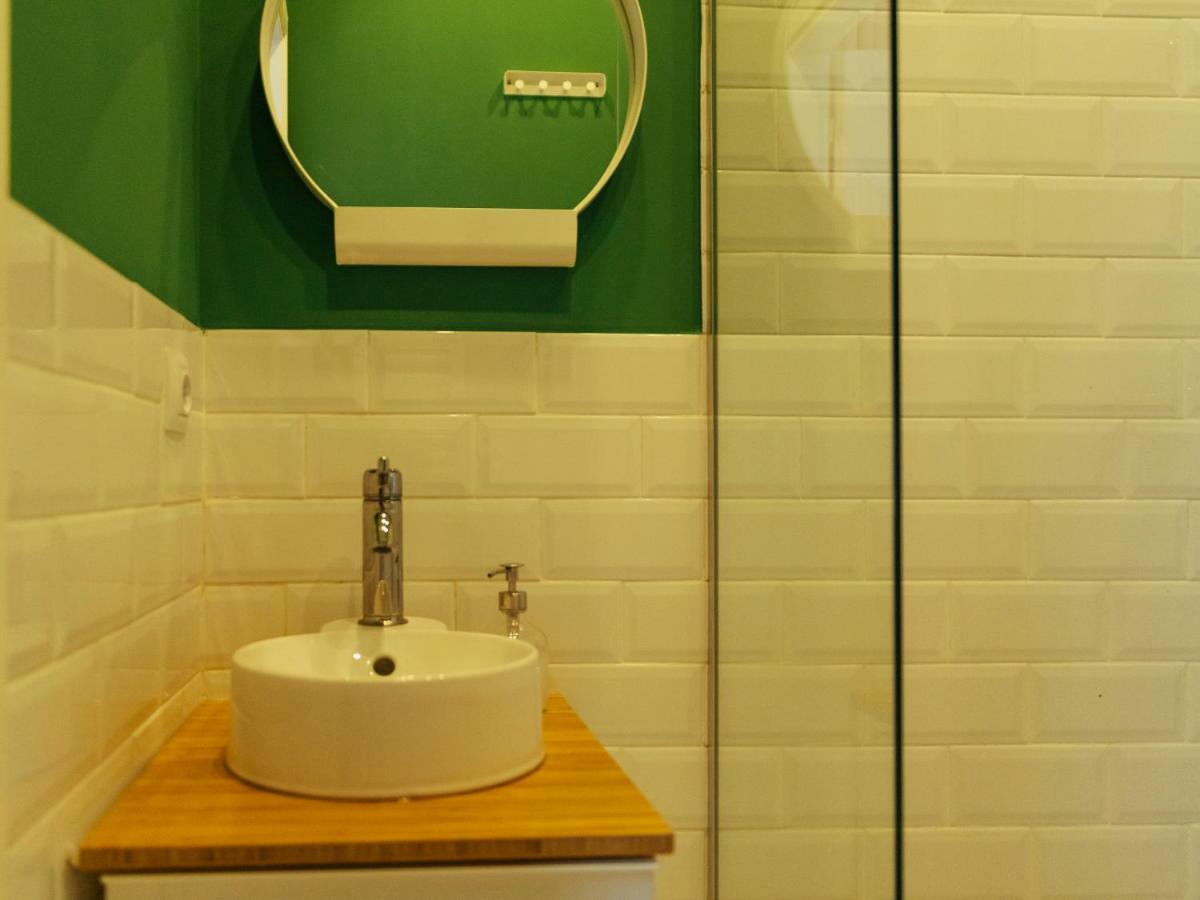 Boutique Luxury Flats - La Maison Du Petit Paris Bukares Bagian luar foto