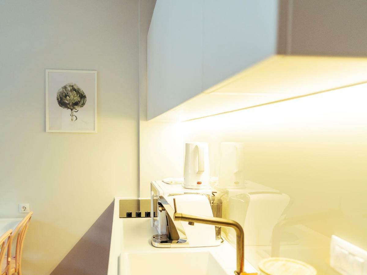 Boutique Luxury Flats - La Maison Du Petit Paris Bukares Bagian luar foto