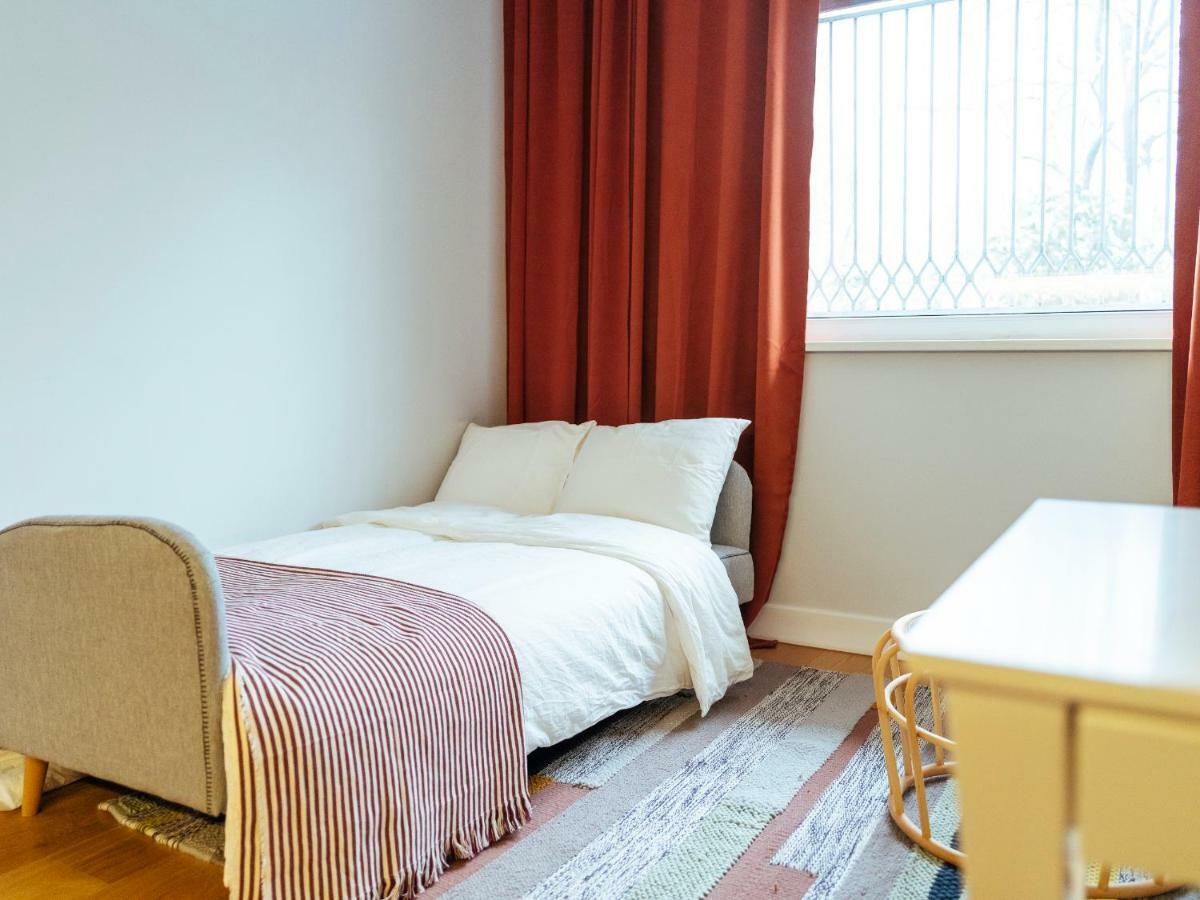 Boutique Luxury Flats - La Maison Du Petit Paris Bukares Bagian luar foto