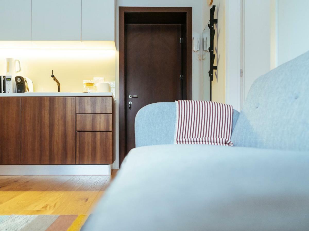 Boutique Luxury Flats - La Maison Du Petit Paris Bukares Bagian luar foto