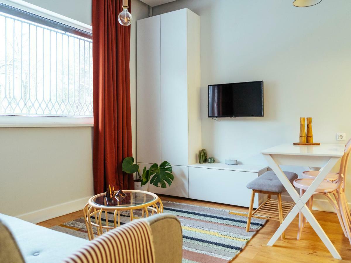 Boutique Luxury Flats - La Maison Du Petit Paris Bukares Bagian luar foto
