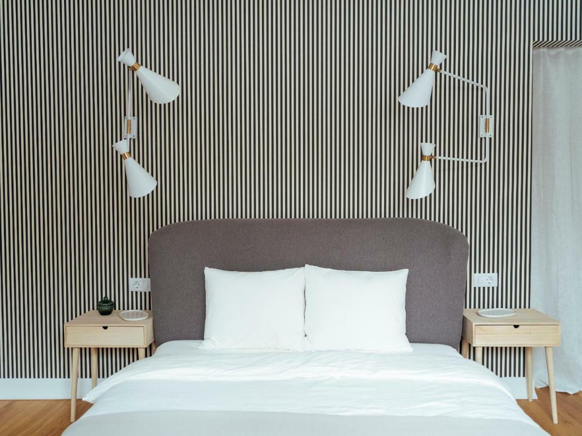 Boutique Luxury Flats - La Maison Du Petit Paris Bukares Bagian luar foto