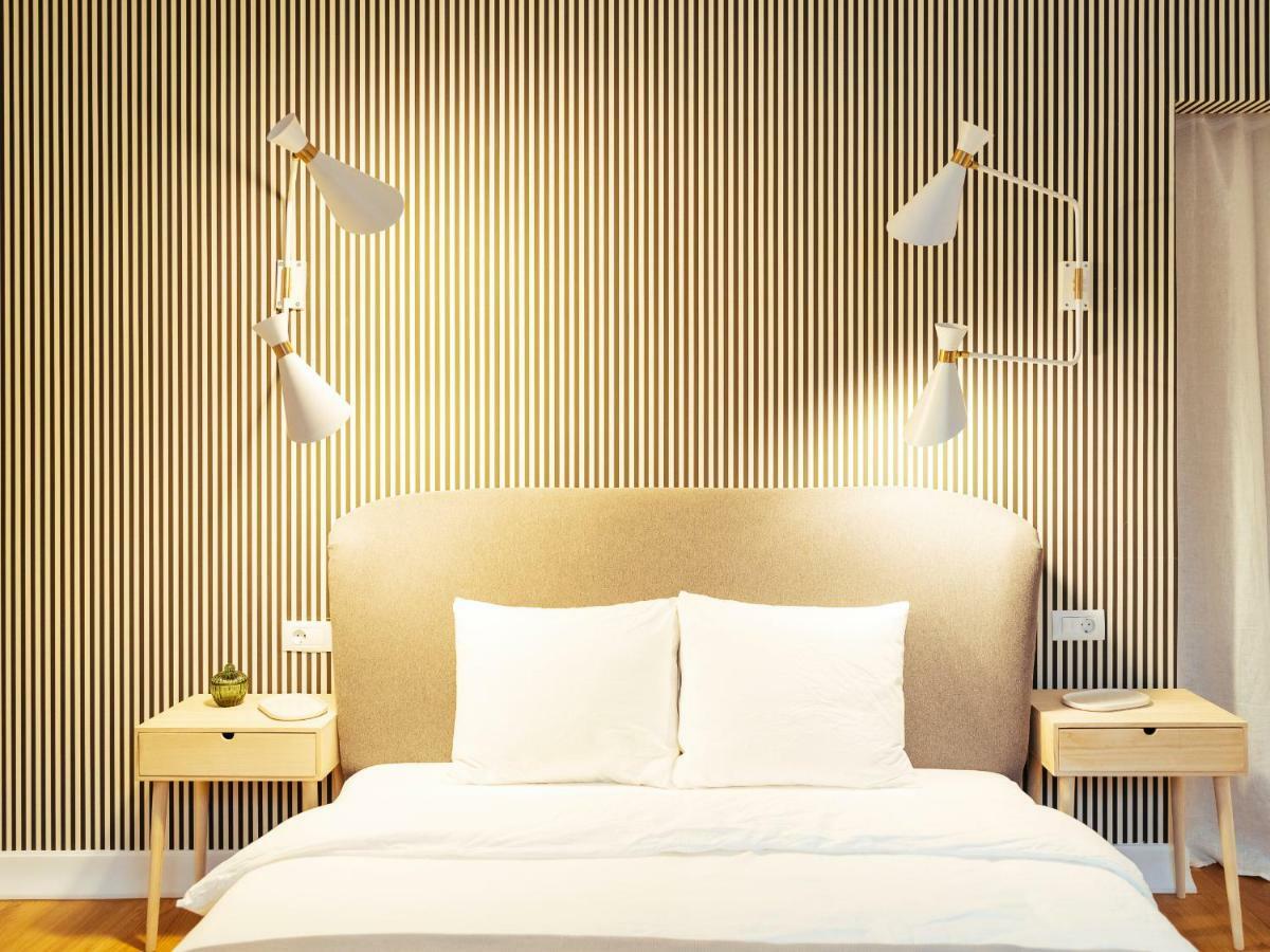 Boutique Luxury Flats - La Maison Du Petit Paris Bukares Bagian luar foto
